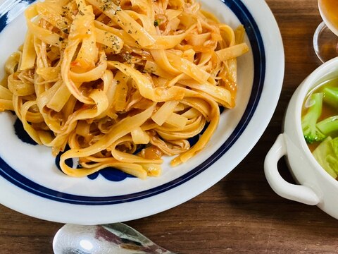 カニカマでカニ風トマトクリームパスタ